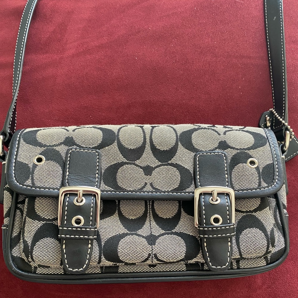 Coach shoulder purse with wallet